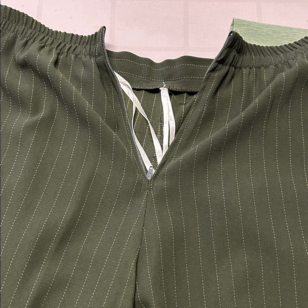 VINTAGE Women's Olive green Pantsuit 3 -piece set - Picture 16 of 17